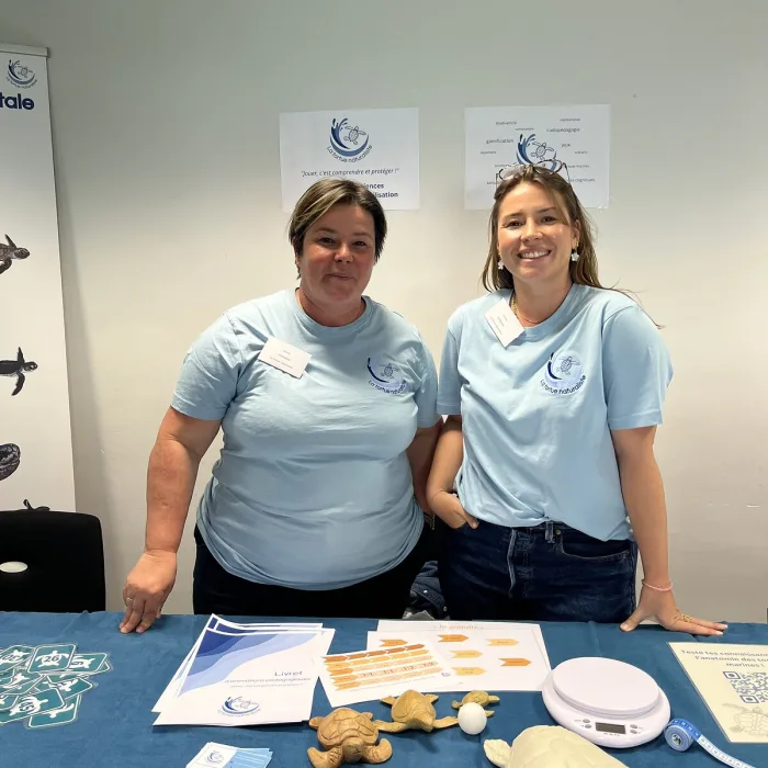 Stand de sensibilisation de La Tortue Naturaliste